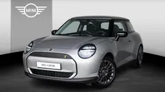 Zilver Nieuw 2025 Mini Cooper SE Essential Hatchback | € 33.085 (Super prijs)