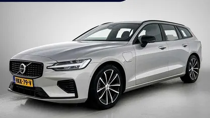 Grijs Occasion 2025 Volvo V60 Plus Stationwagen | € 42.950 (Eerlijke prijs)
