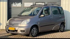 Grijs (metallic) Gebruikt 2003 Toyota Yaris Verso Sol MPV | € 3.750 (Eerlijke prijs)