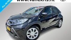 Gebruikt 2024 Toyota Aygo Play Hatchback | € 18.640 (Eerlijke prijs)