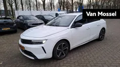Gebruikt 2022 Opel Astra Edition Hatchback | € 25.940 (Eerlijke prijs)