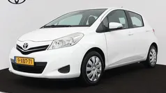 Wit Gebruikt 2014 Toyota Yaris Hatchback | € 9.445 (Eerlijke prijs)