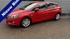 Rood Gebruikt 2017 Opel Astra Edition Hatchback | € 9.999 (Eerlijke prijs)