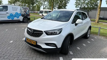 Wit Occasion 2017 Opel Mokka X Edition SUV | € 15.735 (Eerlijke prijs)