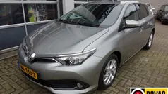 Grijs Gebruikt 2017 Toyota Auris Hybrid Business Edition Hatchback | € 16.245 (Eerlijke prijs)
