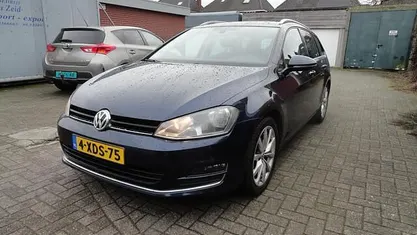 Occasion VW Golf VII Highline 105 PK (77 kW) 2014 Blauw (metallic) Stationwagen