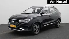 Zwart Gebruikt 2020 MG ZS Luxury Sedan | € 15.495 (Eerlijke prijs)