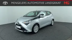 Gebruikt 2020 Toyota Aygo X-play Hatchback | € 11.450 (Eerlijke prijs)