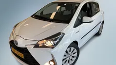 Wit Gebruikt 2017 Toyota Yaris Hybrid Hatchback | € 15.950 (Eerlijke prijs)