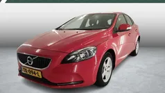 Rood Gebruikt 2018 Volvo V40 Kinetic Stationwagen | € 22.194 (Eerlijke prijs)