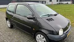 Zwart Gebruikt 2002 Renault Twingo Dynamique Hatchback | € 1.499 (Eerlijke prijs)