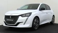 Wit, metallic lak Gebruikt 2023 Peugeot 208 Style Hatchback | € 17.245 (Eerlijke prijs)