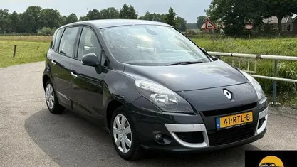 Grijs Gebruikt 2011 Renault Scénic III Dynamique MPV | € 3.800 (Eerlijke prijs)