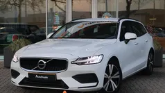 Gebruikt 2020 Volvo V60 Momentum Stationwagen | € 24.700 (Super prijs)