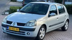 Gebruikt 2003 Renault Clio II Hatchback | € 1.750 (Eerlijke prijs)