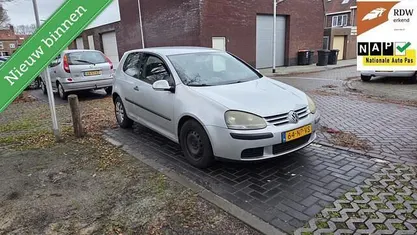 Occasion VW Golf V Trendline 75 PK (55 kW) 2004 Grijs Hatchback