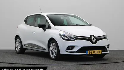 Wit Occasion 2018 Renault Clio IV LIMITED Hatchback | € 9.745 (Eerlijke prijs)