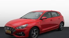 Rood Gebruikt 2021 Hyundai i30 Hatchback | € 15.440 (Eerlijke prijs)