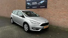 Grijs, metallic lak Gebruikt 2017 Ford Focus Stationwagen | € 10.950 (Goede deal)