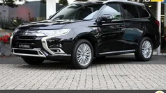 Zwart Gebruikt 2019 Mitsubishi Outlander Instyle SUV | € 26.845 (Eerlijke prijs)