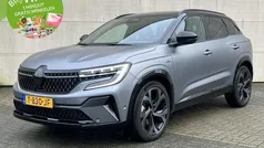 Grijs Gebruikt 2023 Renault Austral Iconic SUV | € 36.435 (Eerlijke prijs)