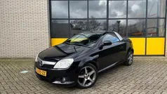 Zwart Gebruikt 2007 Opel Tigra Cabriolet | € 2.735 (Eerlijke prijs)
