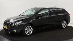 Zwart, metallic lak Gebruikt 2018 Peugeot 308 Stationwagen | € 10.900 (Eerlijke prijs)