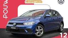 Blauw, metallic lak Gebruikt 2023 VW Polo Life Hatchback | € 22.450 (Eerlijke prijs)