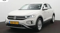 Grijs Gebruikt 2024 VW T-Roc Style SUV | € 33.900 (Eerlijke prijs)