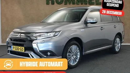 Grijs Gebruikt 2021 Mitsubishi Outlander P-HEV Intense+ SUV | € 26.145 (Eerlijke prijs)