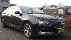 Blauw Gebruikt 2020 Opel Insignia Business Hatchback | € 14.950 (Eerlijke prijs)