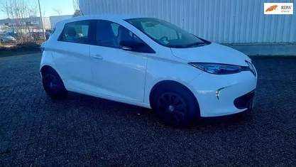 Wit Occasion 2018 Renault Zoe Bose Edition Hatchback | € 7.400 (Eerlijke prijs)