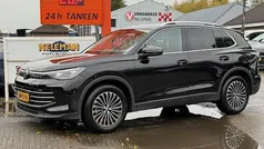 Zwart Gebruikt 2024 VW Tiguan Elegance SUV | € 42.444 (Super prijs)