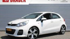 Wit Gebruikt 2015 Kia Rio Comfort Hatchback | € 8.222 (Eerlijke prijs)