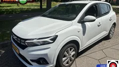 Wit Gebruikt 2023 Dacia Sandero Essentiel Hatchback | € 14.995 (Goede deal)