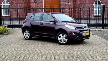Paars Occasion 2009 Toyota Urban Cruiser Comfort Hatchback | € 5.499 (Eerlijke prijs)