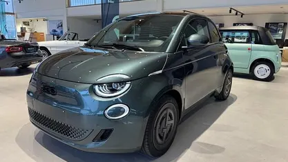 Nieuw Fiat 500e 86 kW (118 PK) 2025 Groen Hatchback