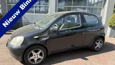 Zwart Gebruikt 2001 Toyota Yaris Luna Hatchback | € 950 (Goede deal)