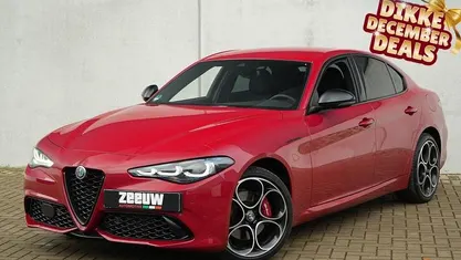 Rood Gebruikt 2023 Alfa Romeo Giulia Competizione Sedan | € 54.900 (Super prijs)