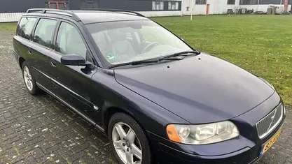 Blauw Gebruikt 2006 Volvo V70 Momentum Stationwagen | € 1.899 (Goede deal)