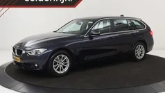 Blauw Gebruikt 2017 BMW 318 Executive Stationwagen | € 12.900 (Goede deal)