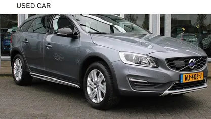 Grijs Gebruikt 2017 Volvo V60 CC Stationwagen | € 17.500 (Goede deal)
