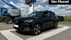 Zwart Gebruikt 2022 Volvo XC40 R-Design SUV | € 39.940 (Eerlijke prijs)