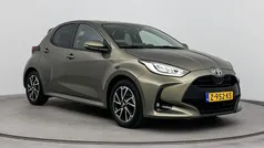 Groen Gebruikt 2023 Toyota Yaris Hybrid Hatchback | € 23.499 (Eerlijke prijs)