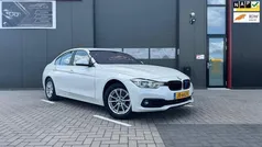 Wit Gebruikt 2016 BMW 318 Comfort Edition Sedan | € 15.299 (Eerlijke prijs)