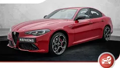 Rood Nieuw 2025 Alfa Romeo Giulia Veloce Sedan | € 71.925 (Goede deal)