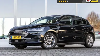Zwart Occasion 2023 Ford Focus Titanium Hatchback | € 19.395 (Super prijs)