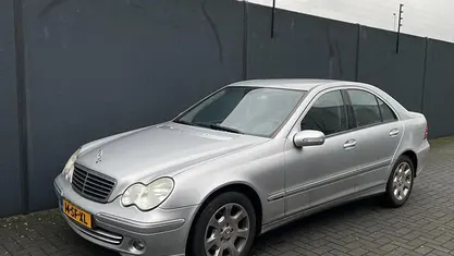 Grijs Gebruikt 2006 Mercedes C200 Sedan | € 3.250 (Goede deal)