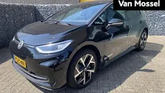 Zwart, metallic lak Gebruikt 2024 VW ID.3 Pro Hatchback | € 29.900 (Eerlijke prijs)