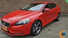 Rood Gebruikt 2013 Volvo V40 Momentum Stationwagen | € 6.999 (Eerlijke prijs)